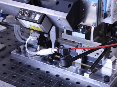 First curved ultrasonic welds